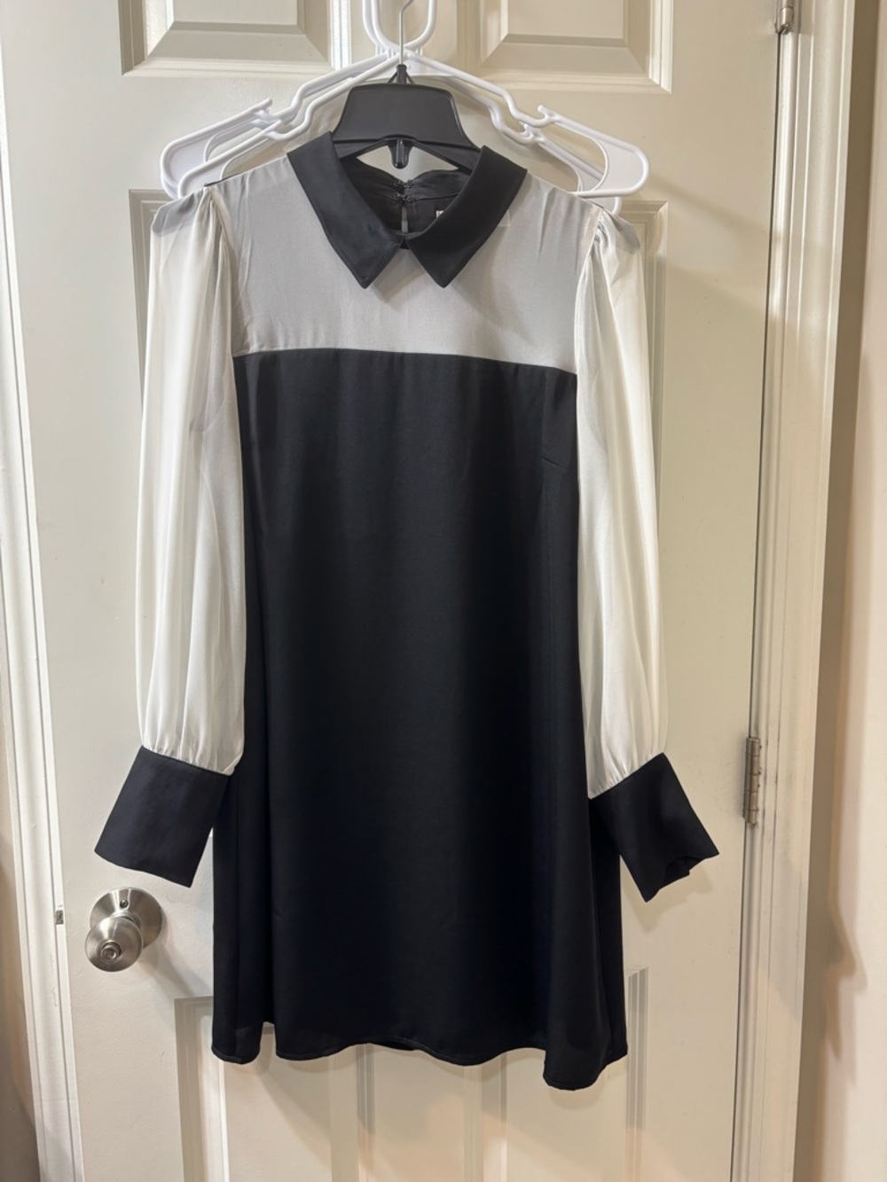 BCBGeneration Black and White Long-Sleeve Contrast Shift Dress